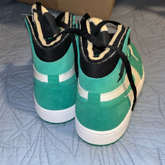 MENS SIZE 8.5 bike high top green white and black - Picture 3 of 6